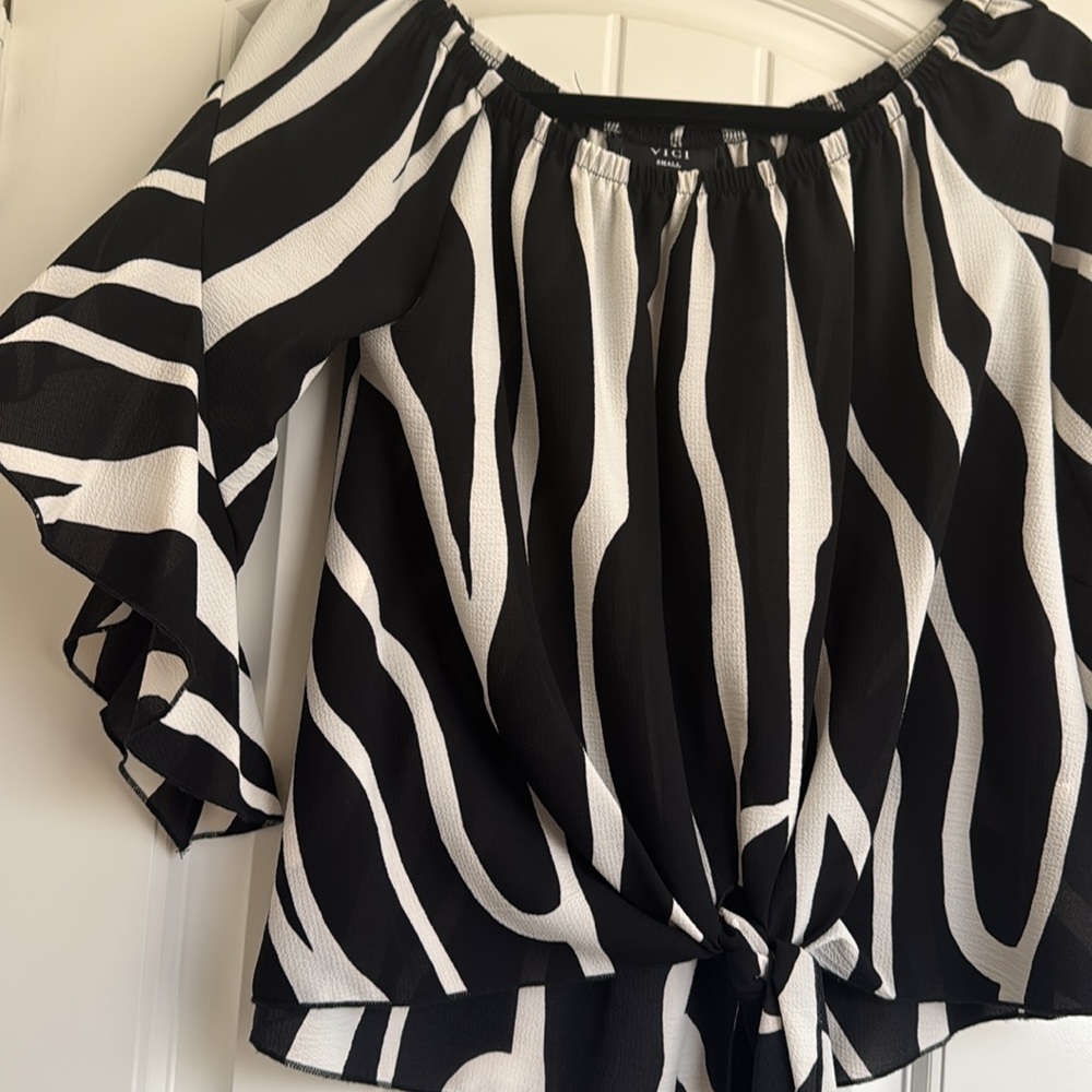Vici Black and Off white Zebra Print Women's Top Size S - Picture 6 of 8